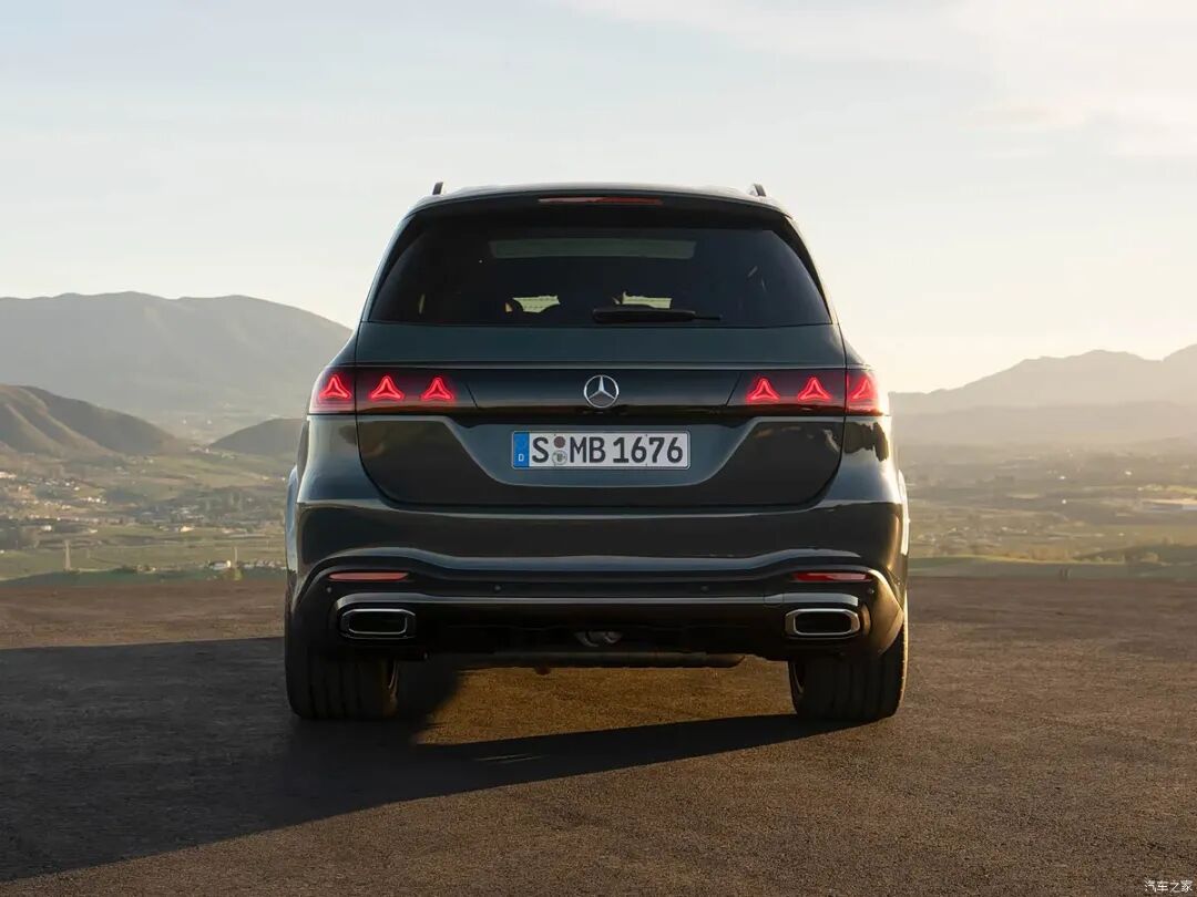 4.0T V8，曾经加价20万的大佬座驾，现在还能不能给到“夯”？