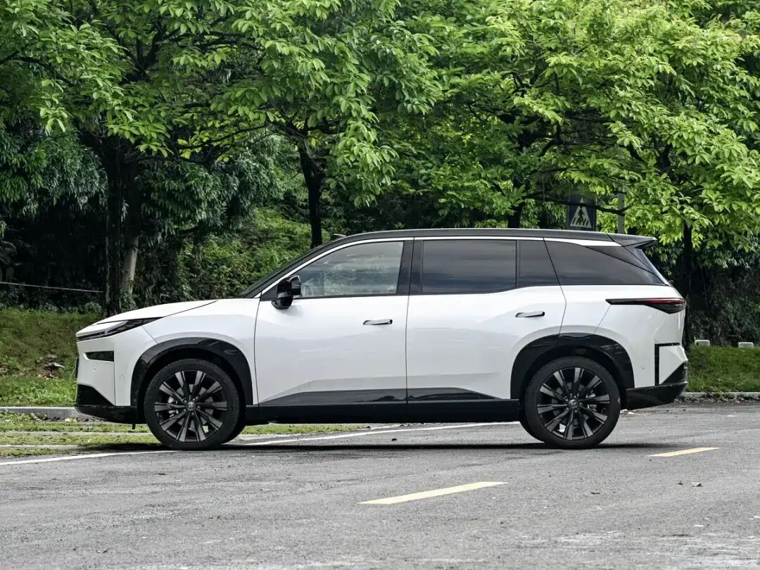 标配8155芯片+激光雷达，合资SUV，限时只要9.48万起！