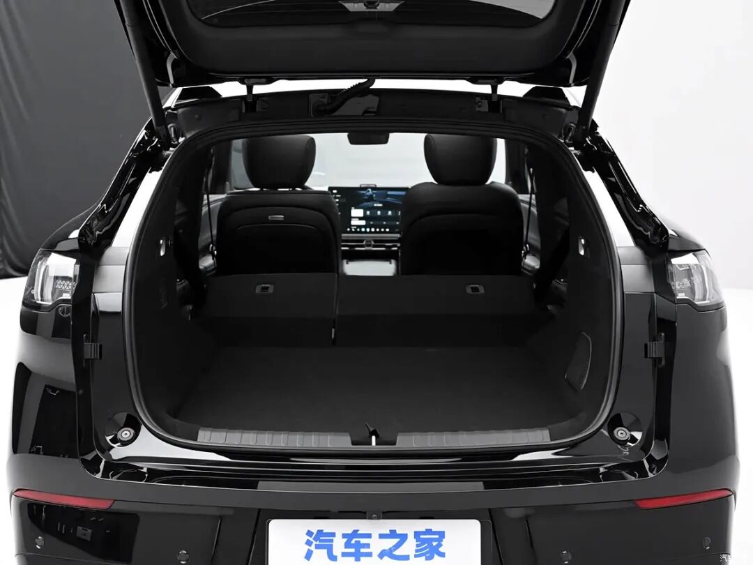 双腔空气悬架+零重力座椅，智能、舒适、驾控全兼顾，中大型SUV不要错过它！